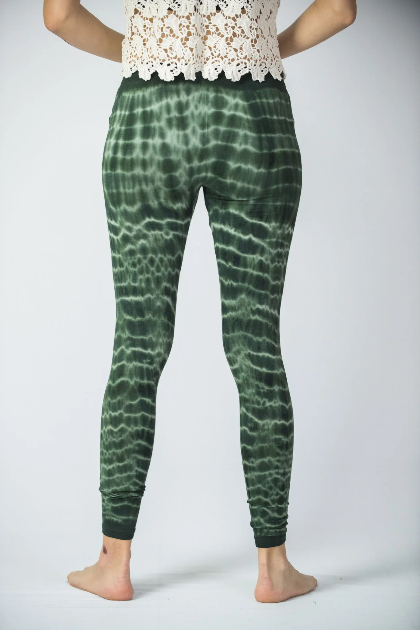 Melting Stripes Tie Dye Cotton Leggings in Green - Image 4