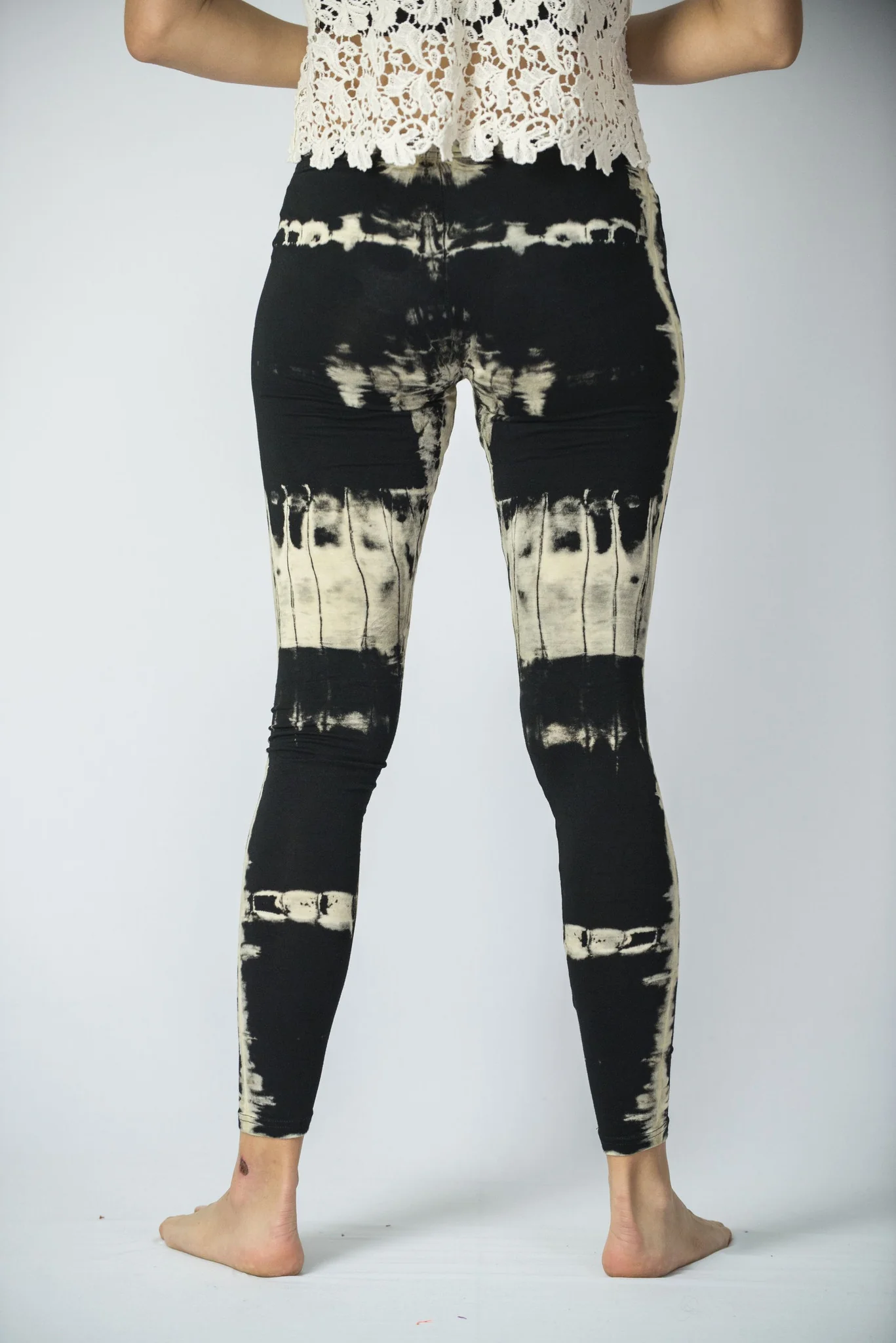 Patch Dye Tie Dye Cotton Leggings in Black/White - Image 3