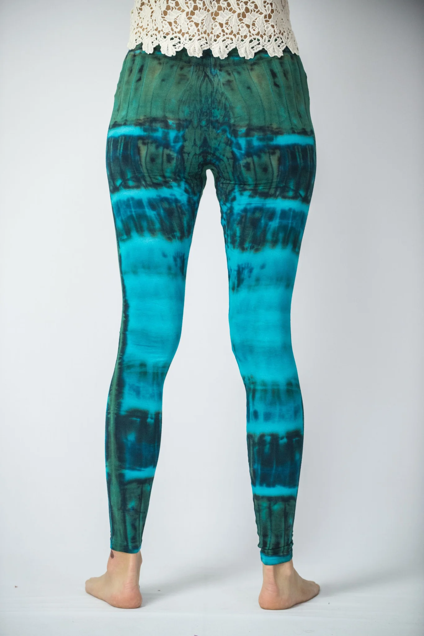 Patch Dye Tie Dye Cotton Leggings in Blue - Image 3