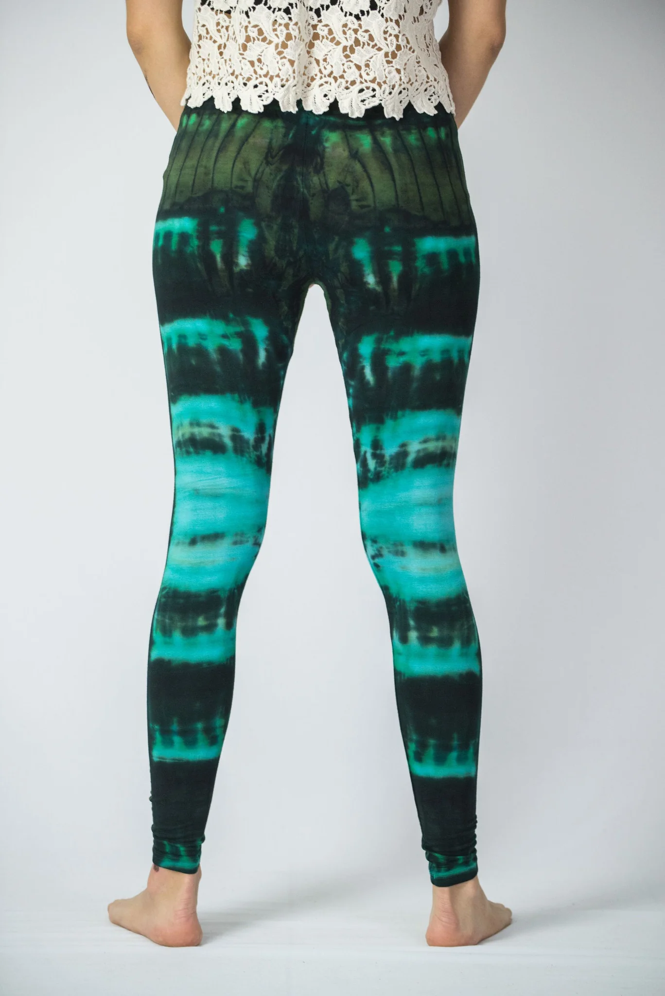 Patch Dye Tie Dye Cotton Leggings in Turquoise - Image 4