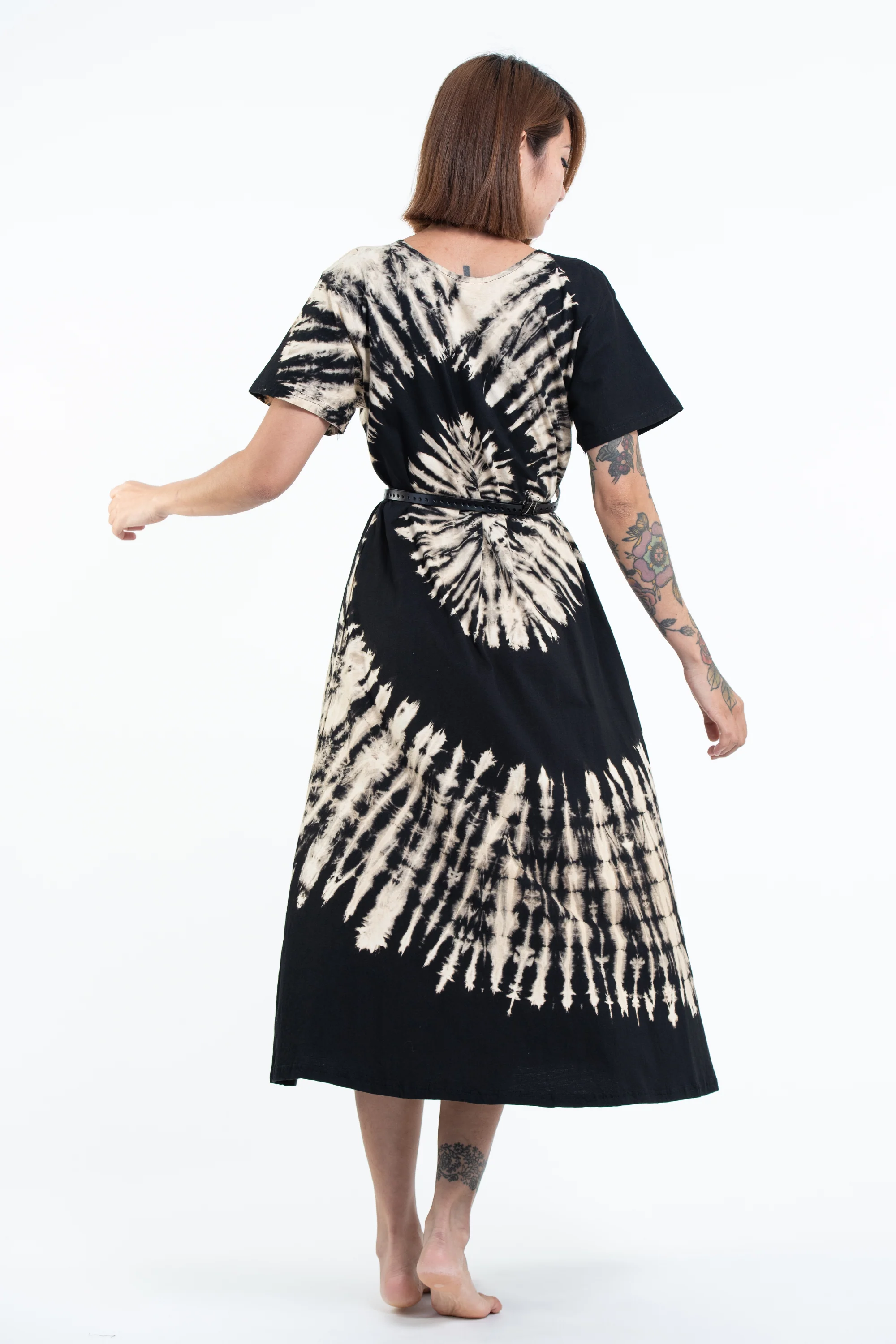 Tie Dye Loose Midi Dress in Black - Image 5