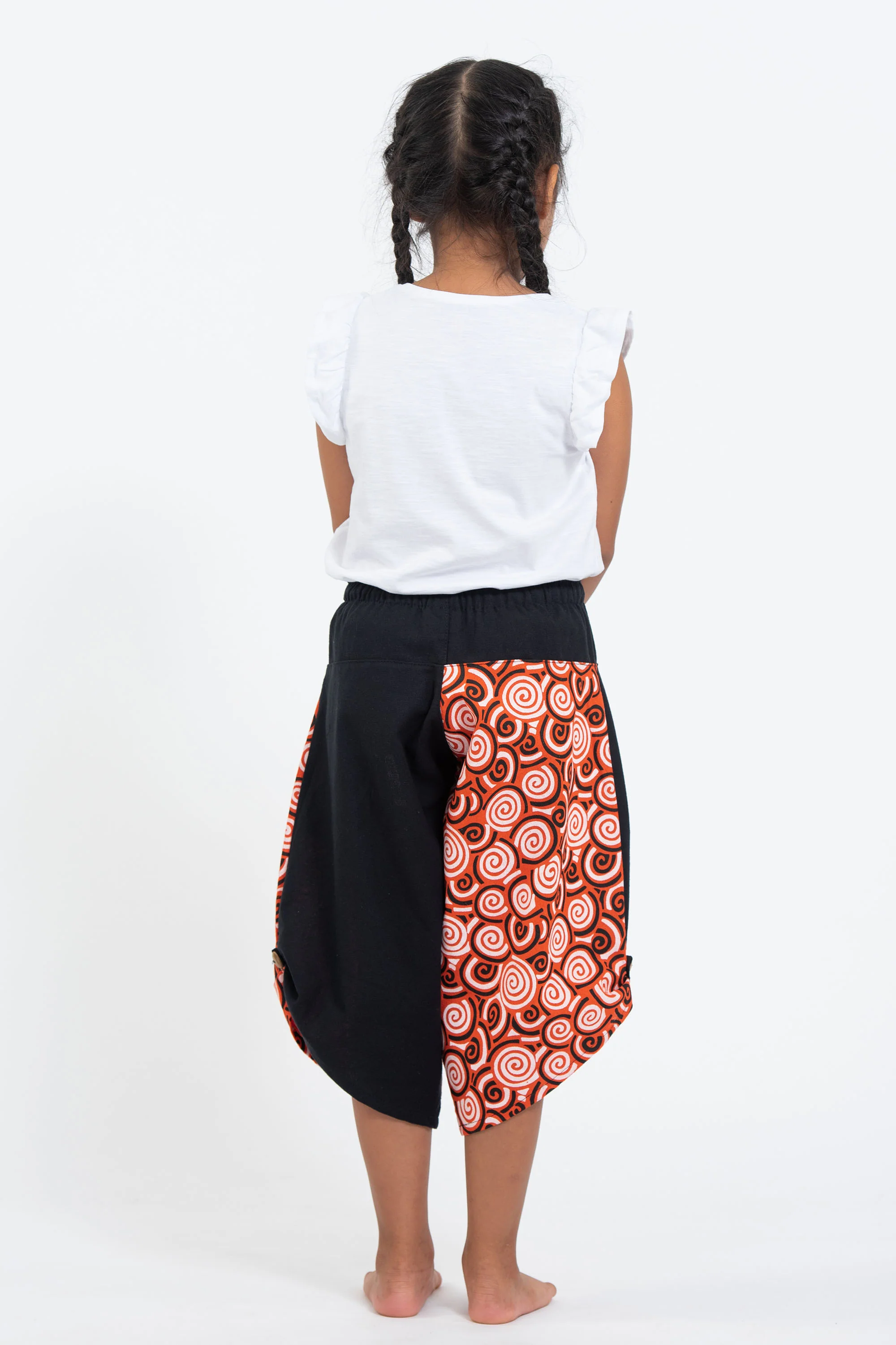 Two Tone Spirals Prints Kids Three Quarter Pants in Black - Image 4